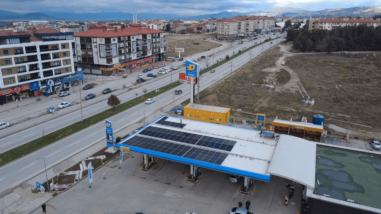 Burdur OPET çatı GES projesinin ikinci havadan görünümü